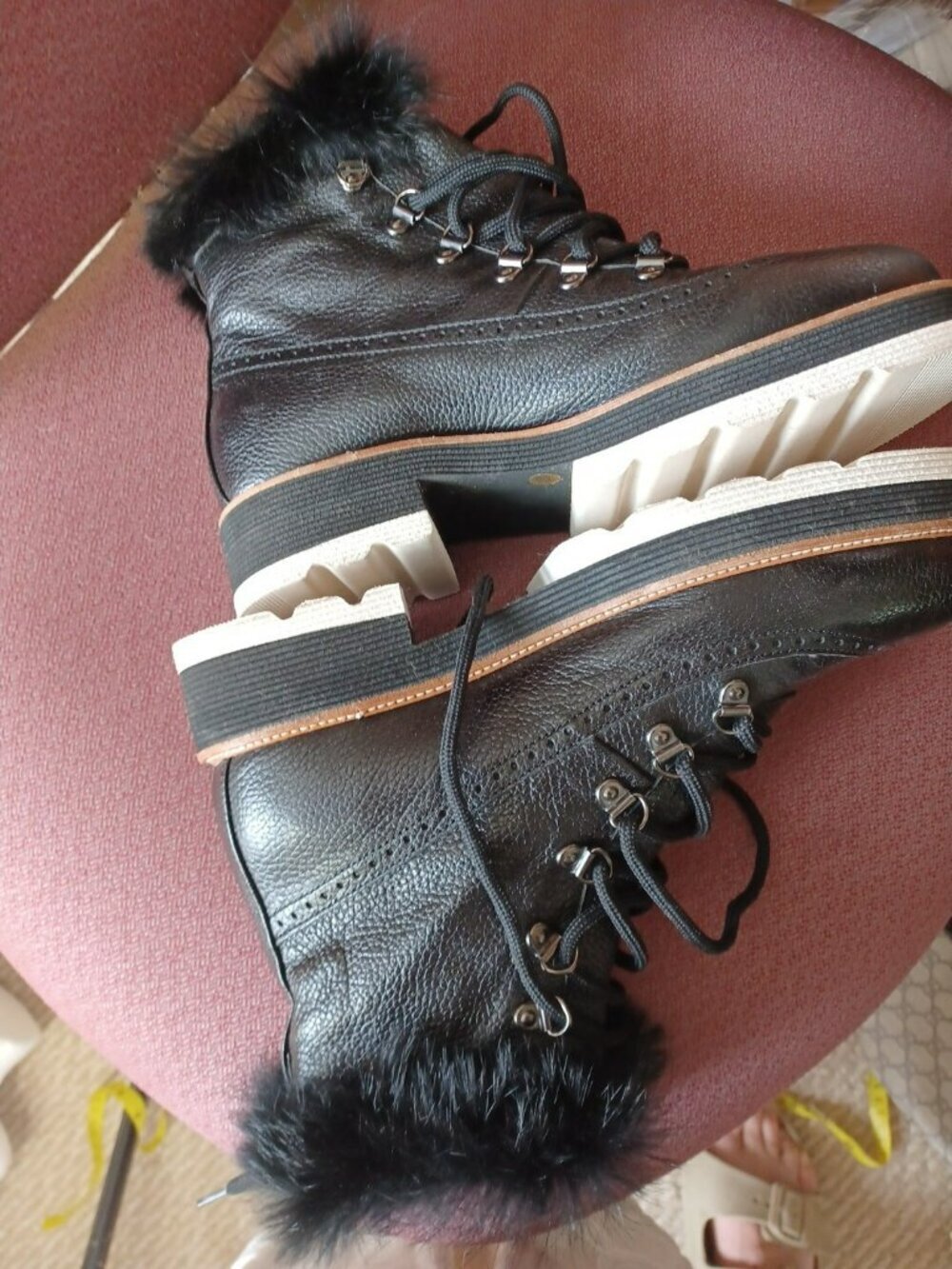 VALENTINA LEATHER BLACK LACE UP FAUX FUR TRIMMING WOMENS ANKLE BOOTS NWOB SZ 37 - Picture 4 of 5